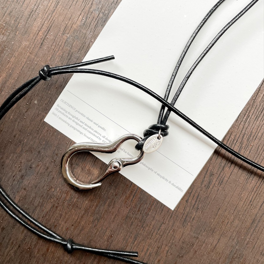 LINK LEATHER NECKLACE