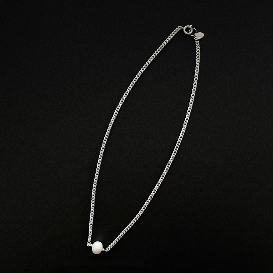 GENTLE PEARL NECKLACE
